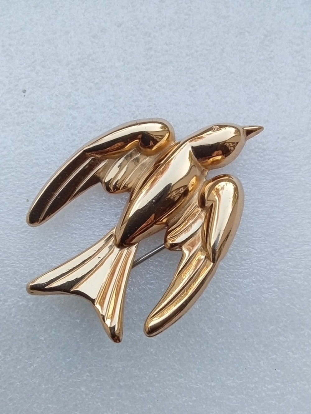 Vintage CORO Gold Tone Swallow/Bird In Flight Brooch 40s-50s